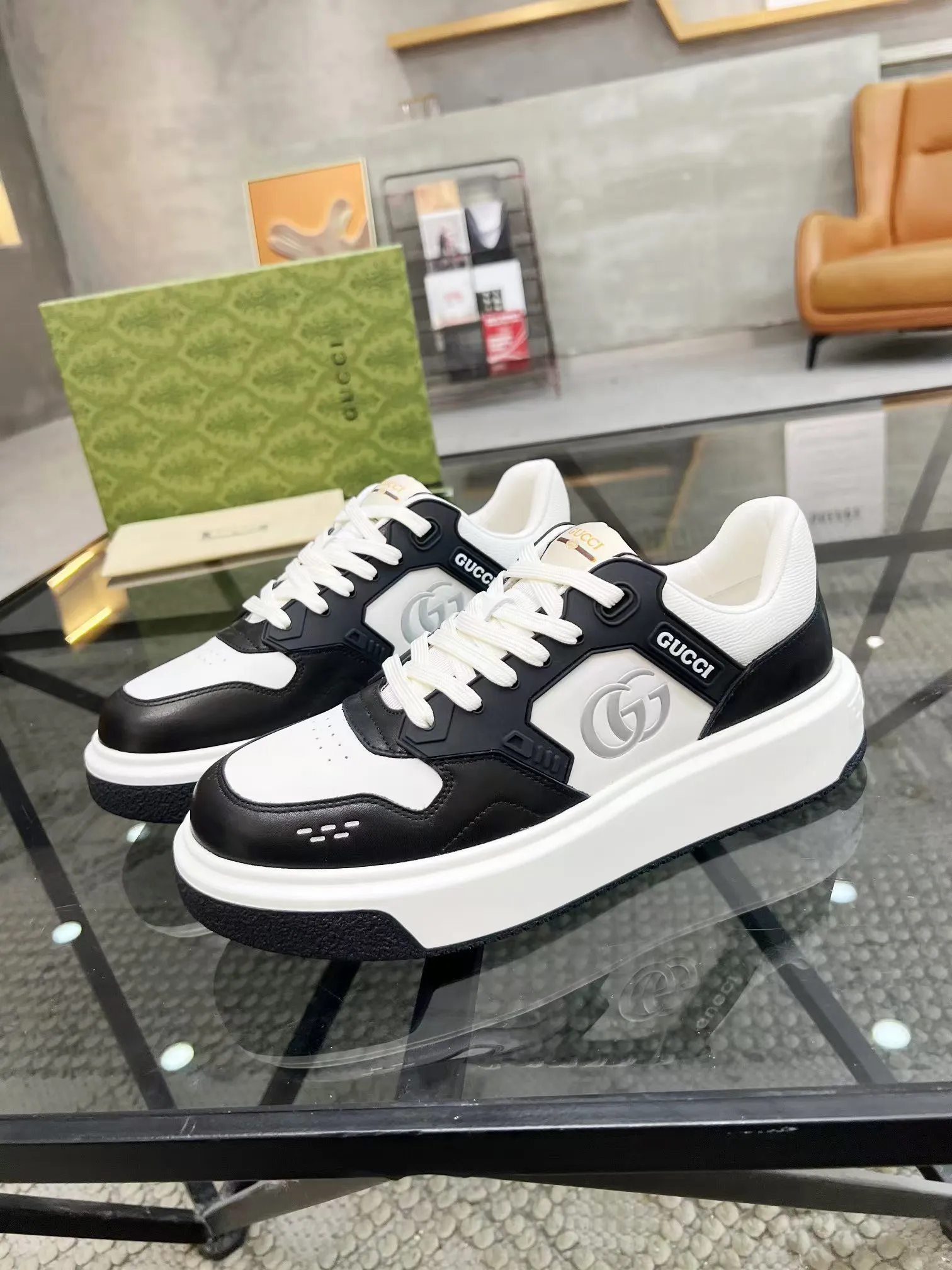 Men's Men's Shoes Men's Men's 💰460 new men's shoes GUCCI [Lightning] latest shoes shipped. Original quality, fashionable, made of special materials, sheepskin lining, brand new packaging. The foot feels super comfortable and the workmanship is impeccable. Size: 38-45